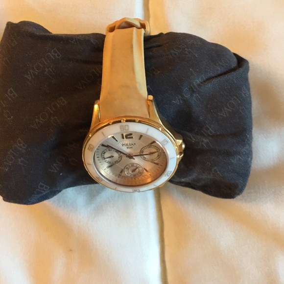 Pulsar Gold plated and White Edging Women watch- Pre-owned- Good condition - Picture 1 of 2